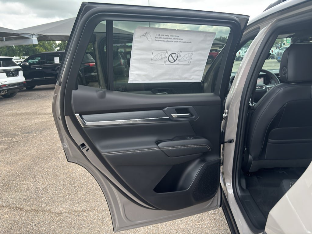 Used 2027 GMC Terrain Elevation w/ Elevation Premium Package FWD image 13
