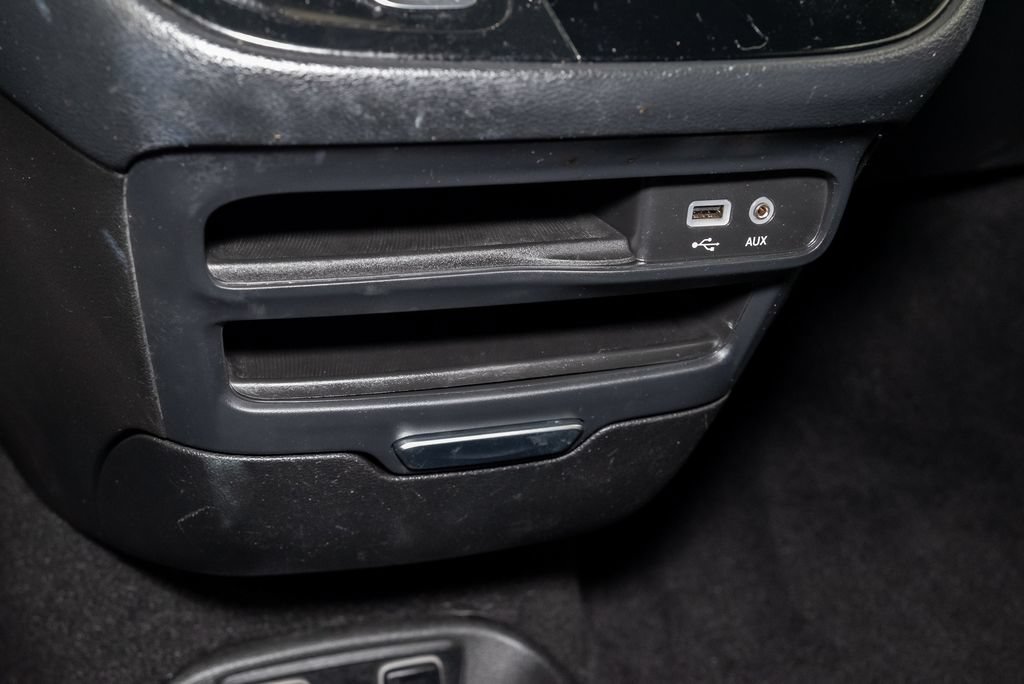 Used 2019 Chrysler Pacifica Touring Plus w/ S Appearance Package FWD image 19