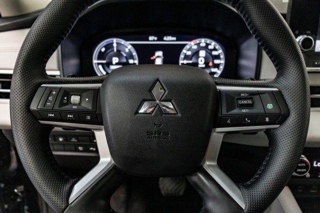 New 2025 Mitsubishi Outlander SEL image 8