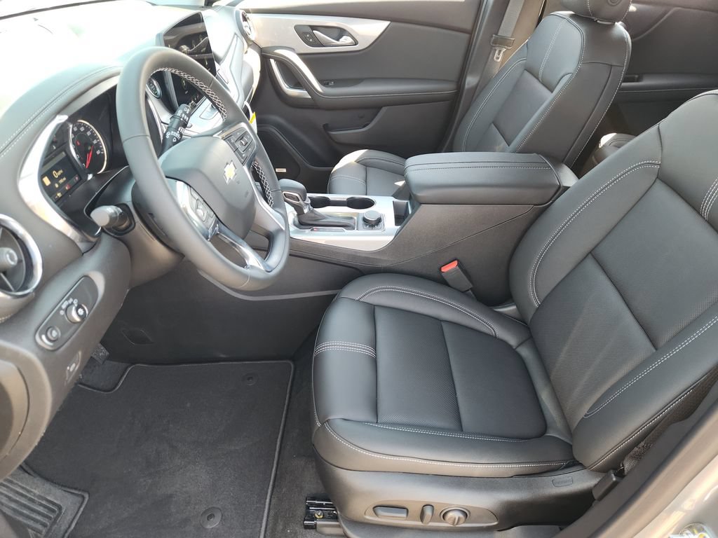 New 2026 Chevrolet Blazer LT w/ Sound & Technology Package FWD image 9