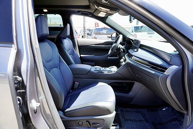 Used 2026 INFINITI QX60 Sport w/ Dark Cargo Package AWD/4WD image 17