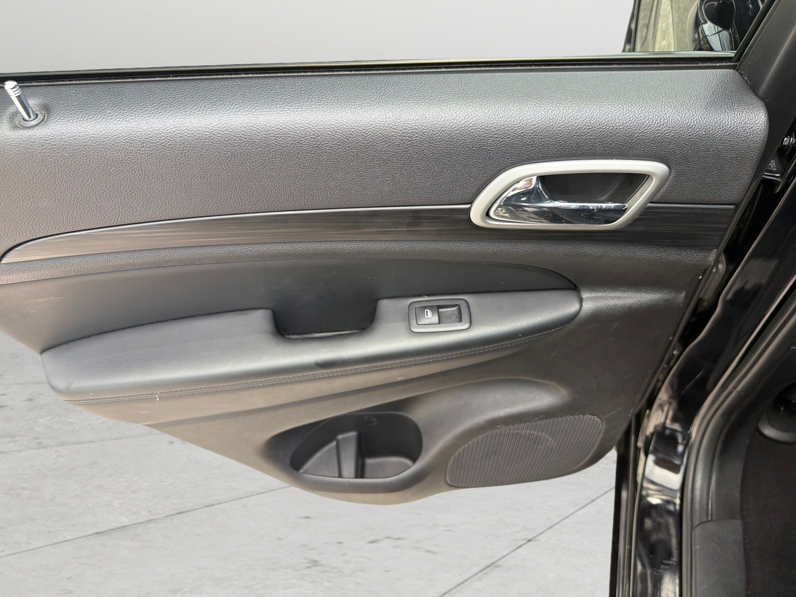 Used 2021 Jeep Grand Cherokee Laredo X RWD image 29