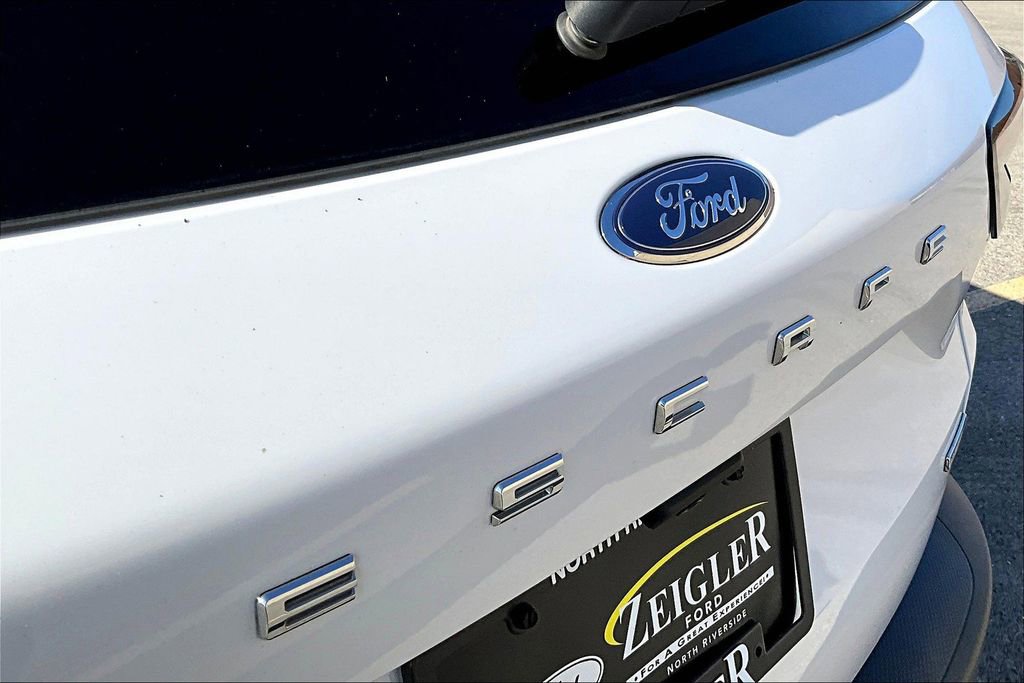 Certified 2021 Ford Escape SE image 30