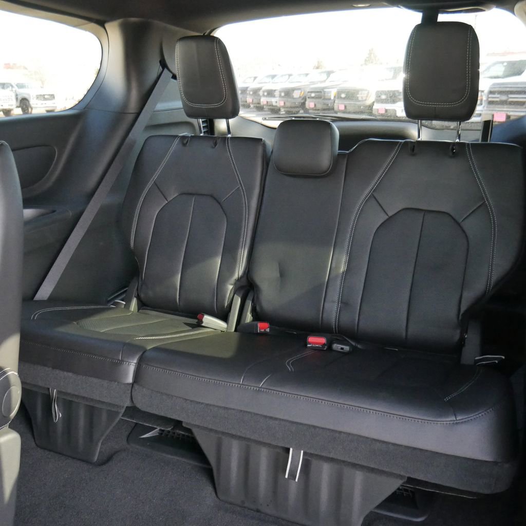 New 2026 Chrysler Pacifica Select image 23