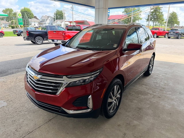 Used 2024 Chevrolet Equinox Premier AWD/4WD image 2