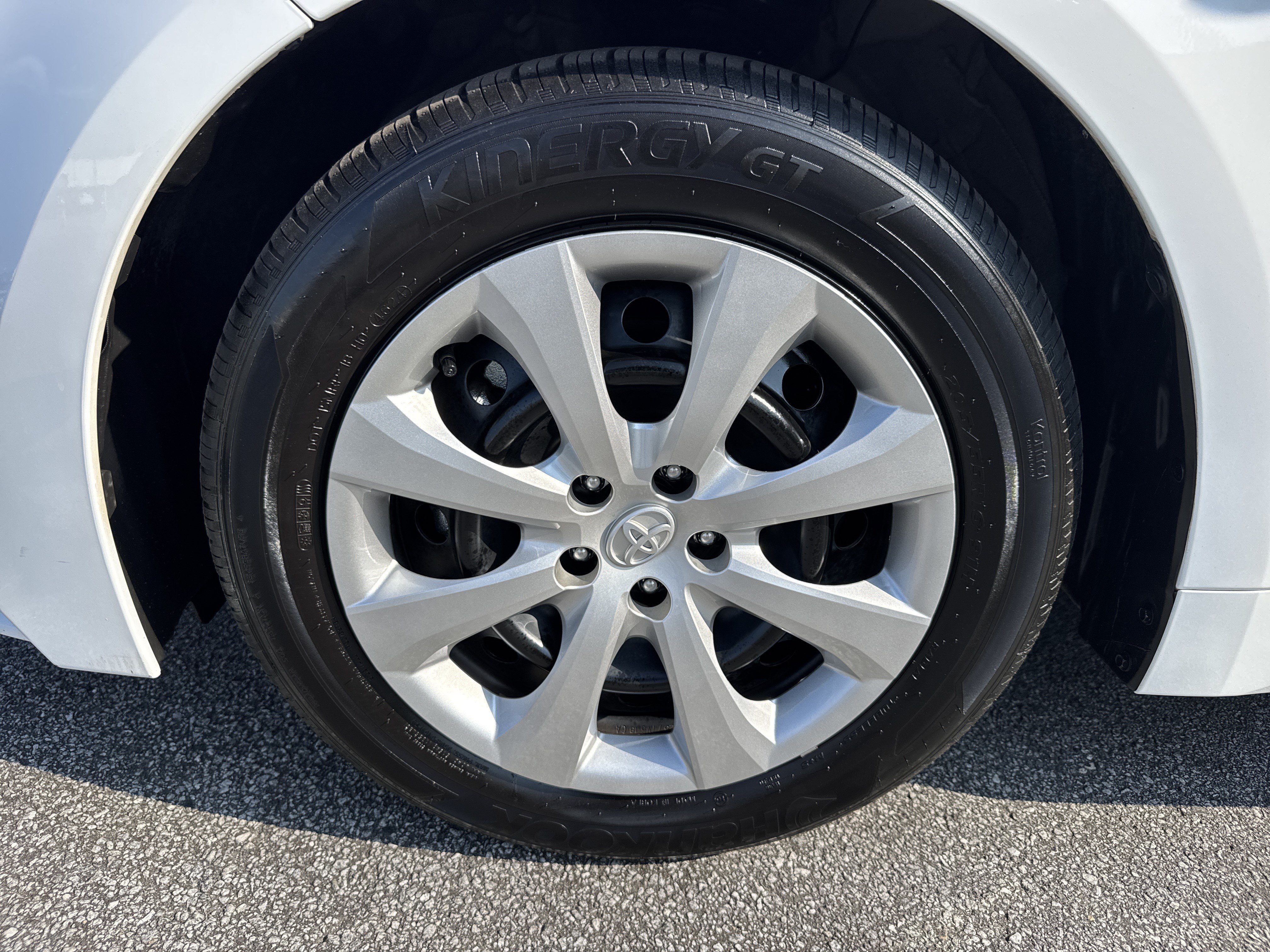 Used 2025 Toyota Corolla LE FWD image 13