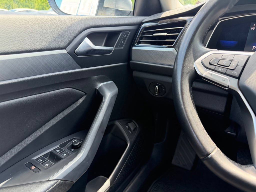 Certified 2022 Volkswagen Jetta SE FWD image 25