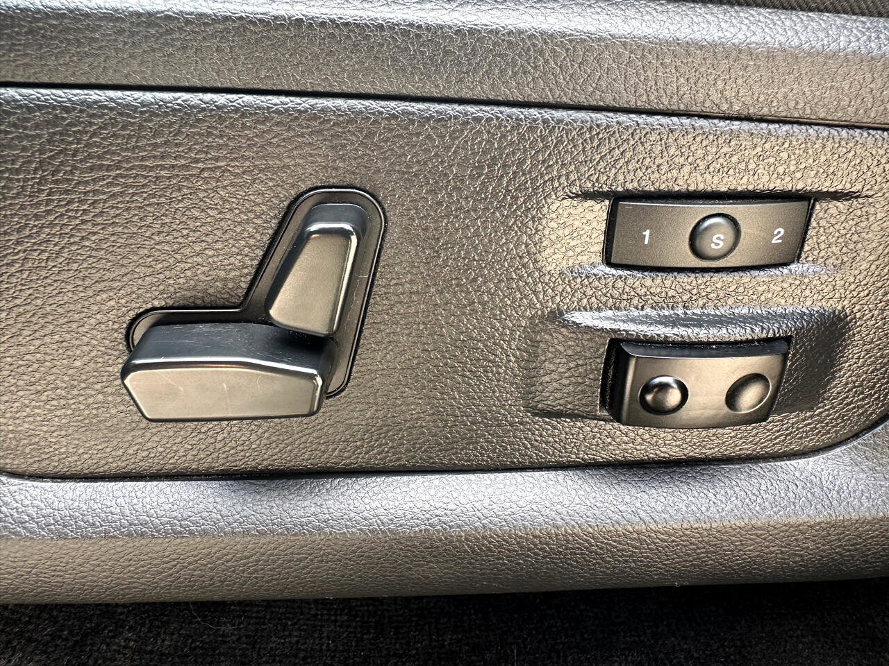 Used 2017 RAM 2500 Laramie w/ Sport Appearance Group image 46