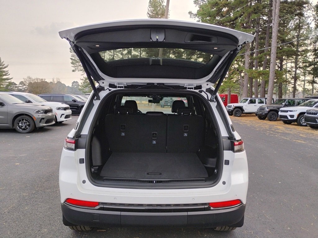 New 2025 Jeep Grand Cherokee Limited w/ Luxury Tech Group II image 14