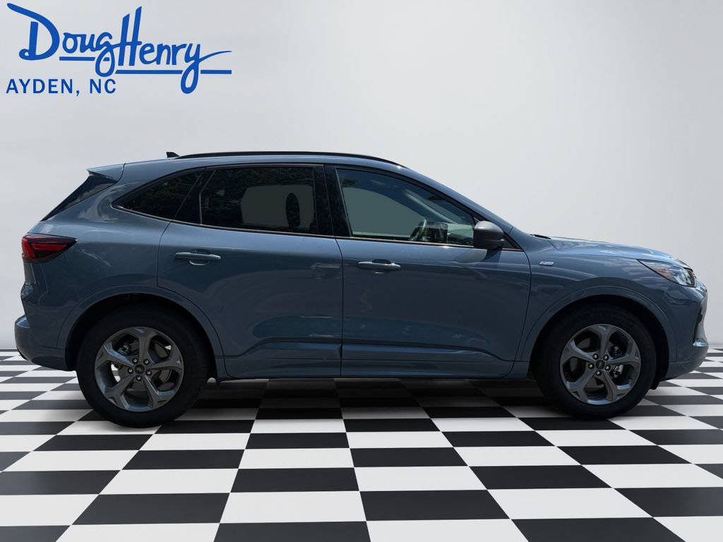 Used 2024 Ford Escape ST-Line w/ Tech Pack #1 FWD image 6