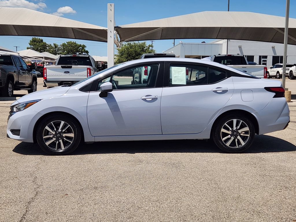 Used 2025 Nissan Versa SV FWD image 4