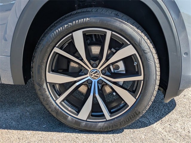 New 2026 Volkswagen Atlas Cross Sport SEL Premium R-Line image 11