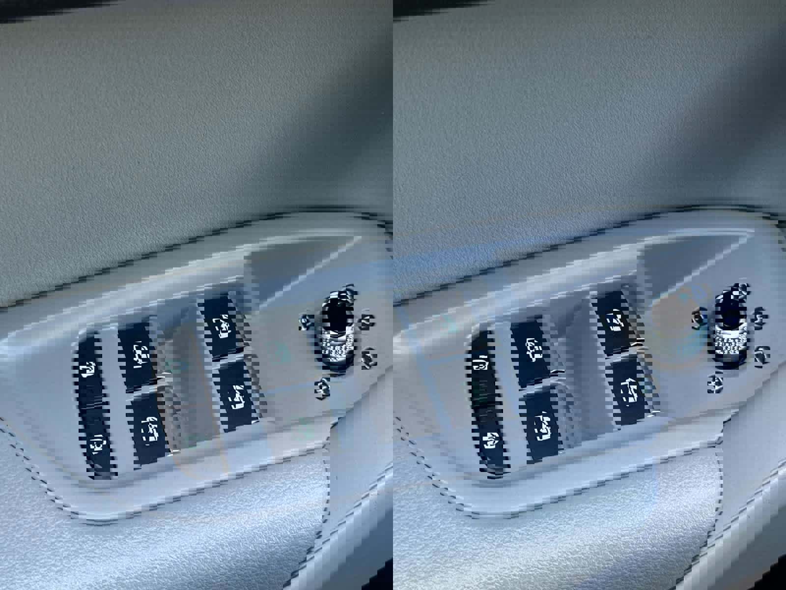 Used 2022 Audi Q5 e Premium w/ Convenience Package image 12