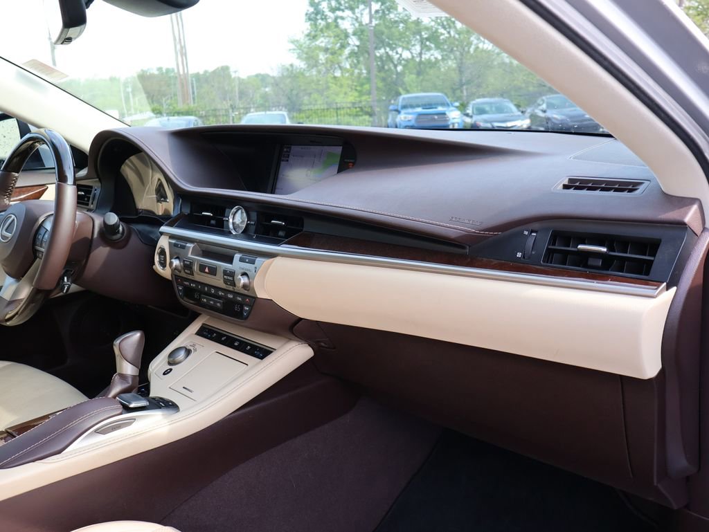 Used 2018 Lexus ES 350 w/ Luxury Package w/Wood Trim FWD image 9
