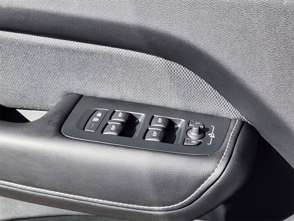 Used 2024 Volvo XC60 T8 Polestar image 4