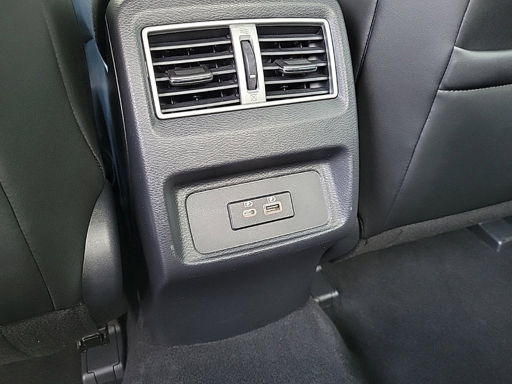 Used 2023 Nissan Maxima SR w/ Sport Mat Group FWD image 17
