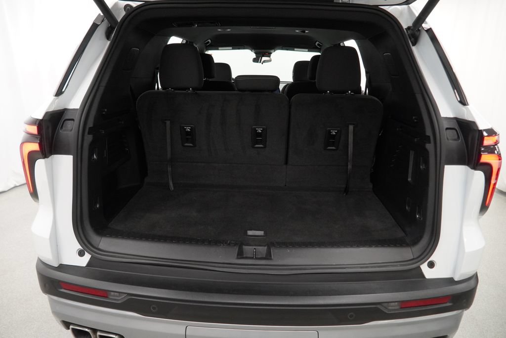 Certified 2024 Chevrolet Traverse LT w/ Trailering Package FWD image 26