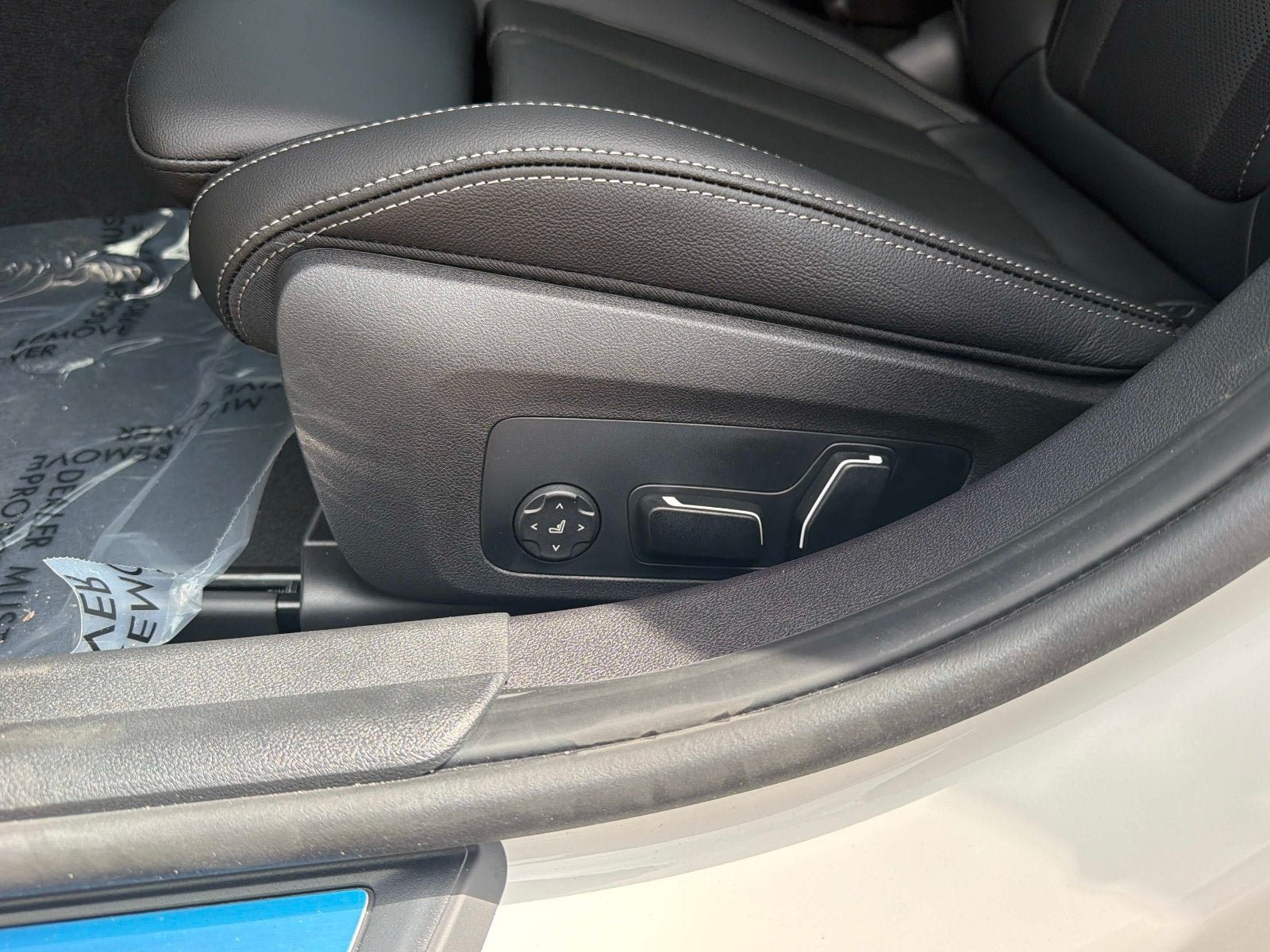 New 2026 BMW 330i Sedan w/ Convenience Package RWD image 18