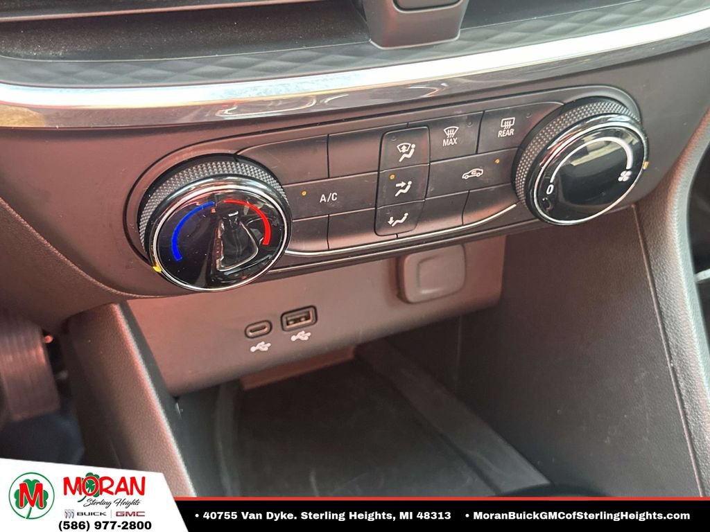 Certified 2024 Buick Encore GX Preferred FWD image 24