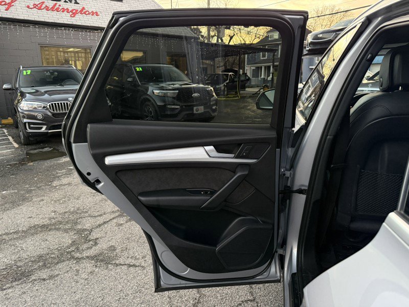 Used 2018 Audi SQ5 Premium Plus w/ Navigation Package image 14