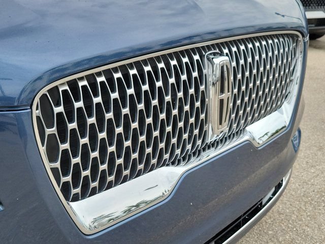 Certified 2020 Lincoln Aviator Reserve w/ Equipment Group 202A AWD/4WD image 12
