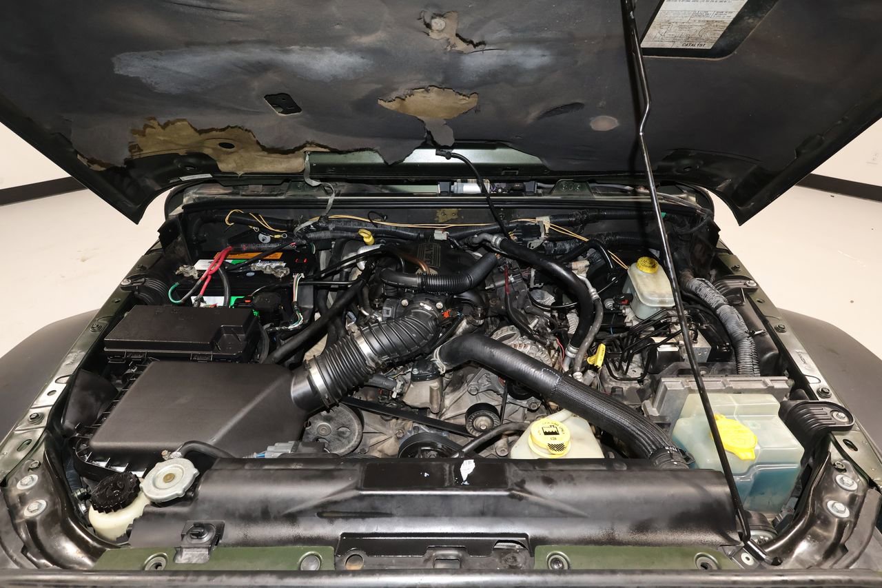 Used 2007 Jeep Wrangler Unlimited Sahara w/ Dual Top Group image 18