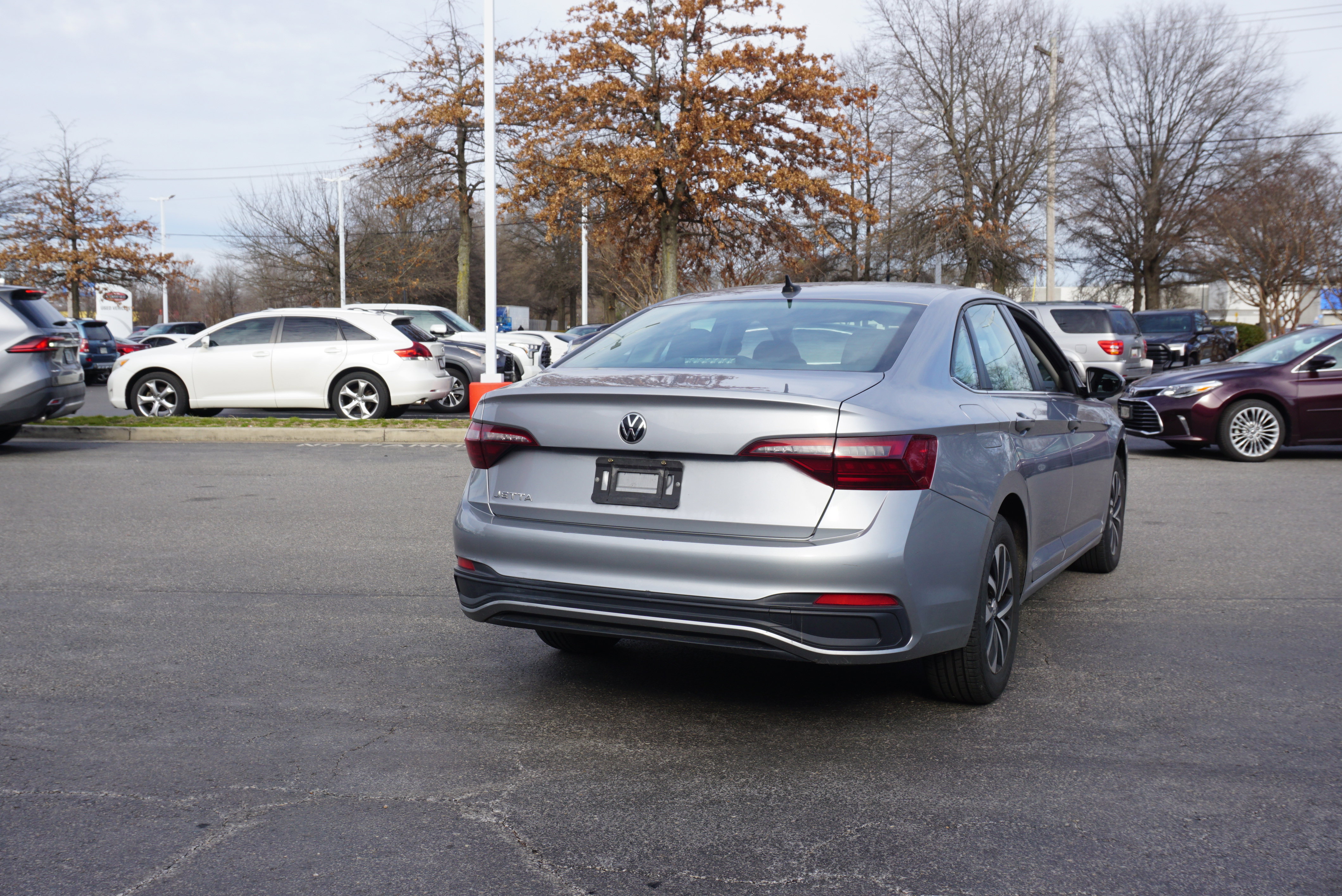 Used 2024 Volkswagen Jetta S image 4
