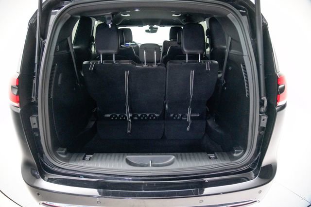 Used 2025 Chrysler Pacifica Select FWD image 13
