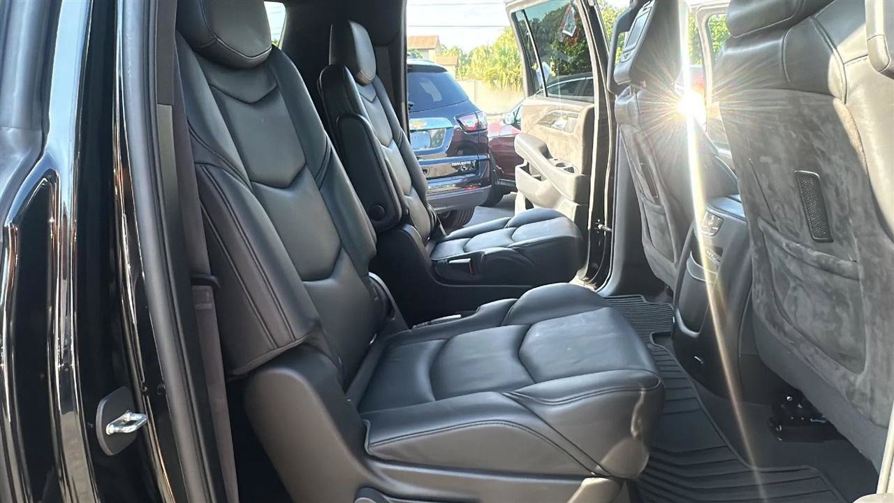 Used 2016 Cadillac Escalade ESV Platinum AWD/4WD image 36