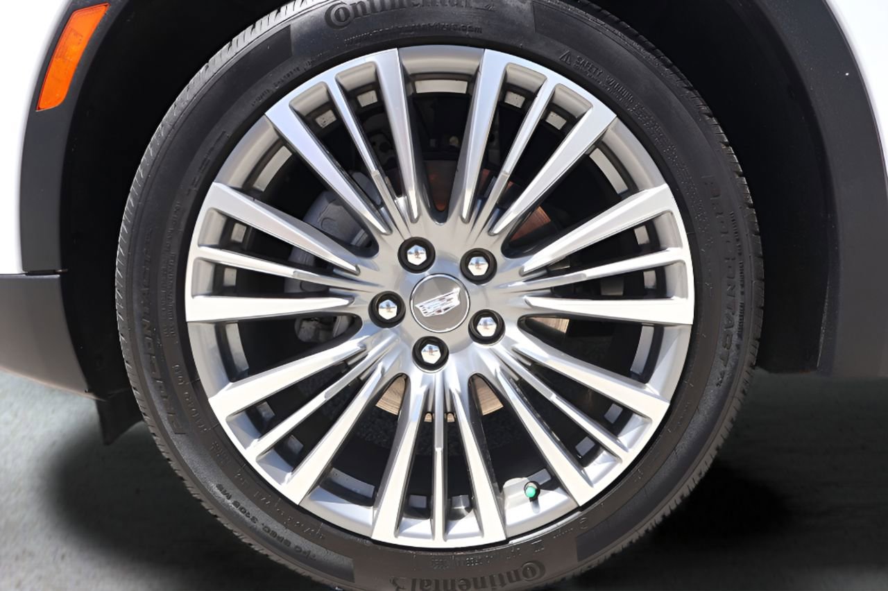 Certified 2024 Cadillac XT4 Premium Luxury image 28