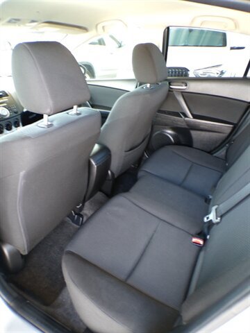 Used 2011 MAZDA MAZDA3 i Touring FWD image 17