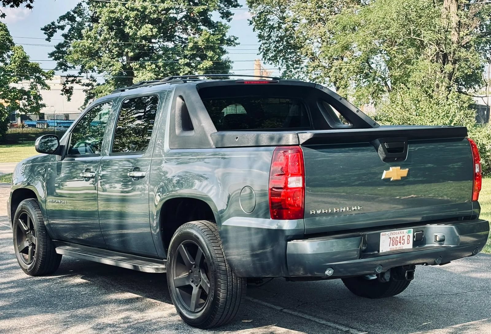 Used 2012 Chevrolet Avalanche LT w/ All-Star Edition AWD/4WD image 12