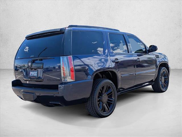 Used 2013 Cadillac Escalade Premium RWD image 5