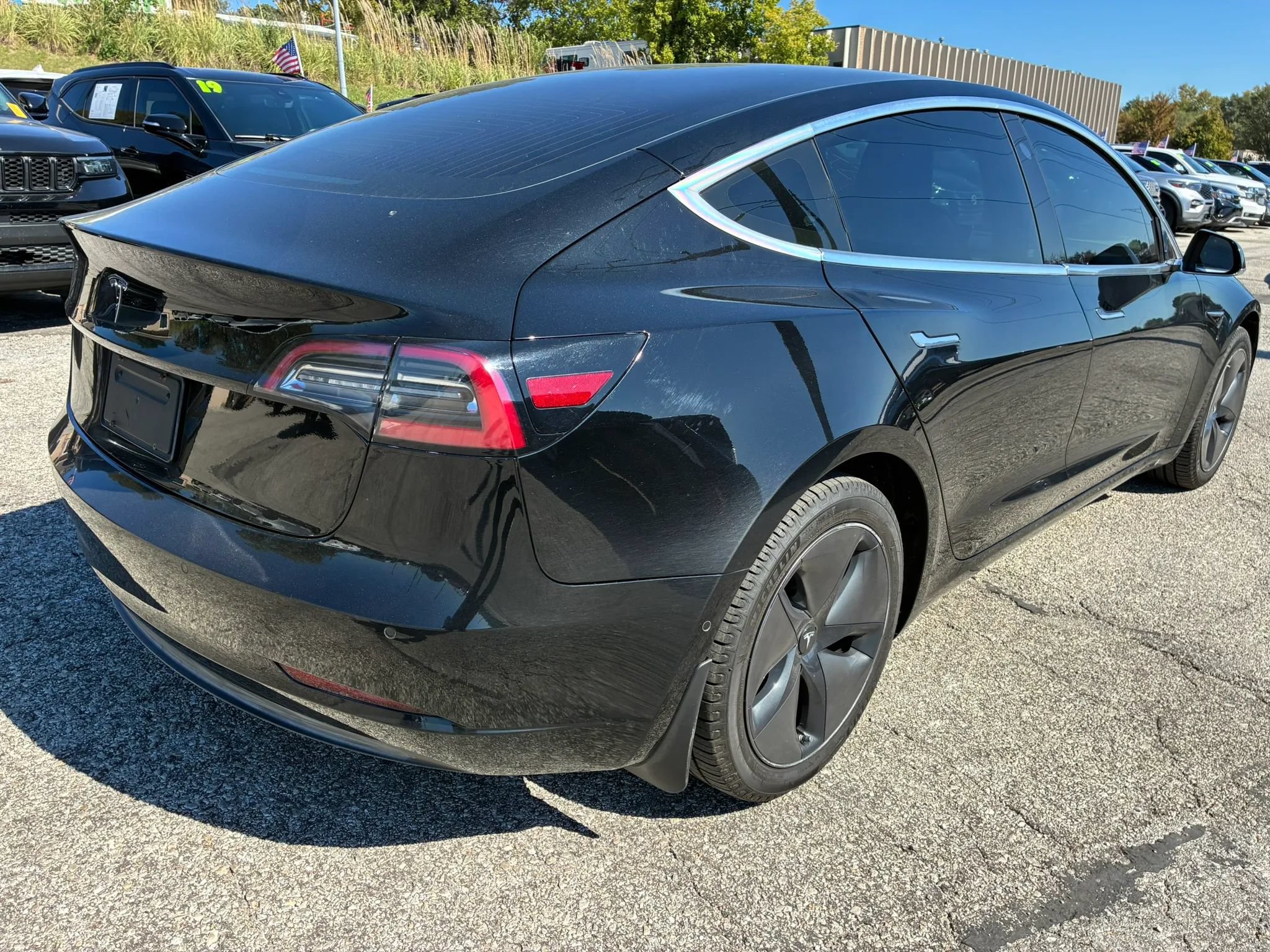 Used 2020 Tesla Model 3 Standard Range Plus RWD image 3