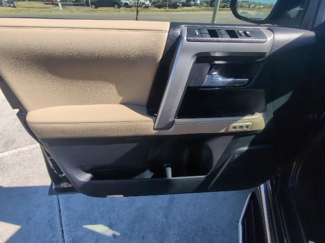 Used 2014 Toyota 4Runner Limited image 12