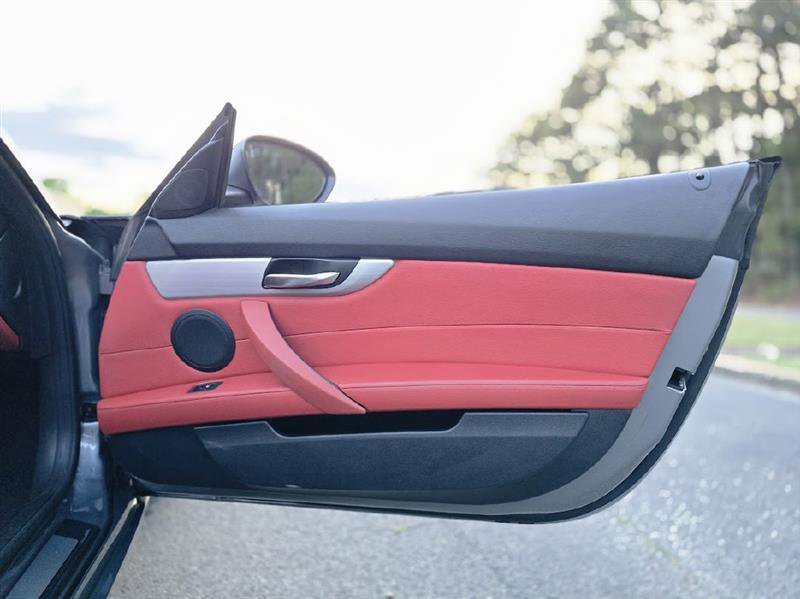 Used 2012 BMW Z4 sDrive35i image 31