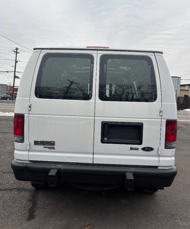 Used 2012 Ford E-250 and Econoline 250 w/ PWR Group image 3