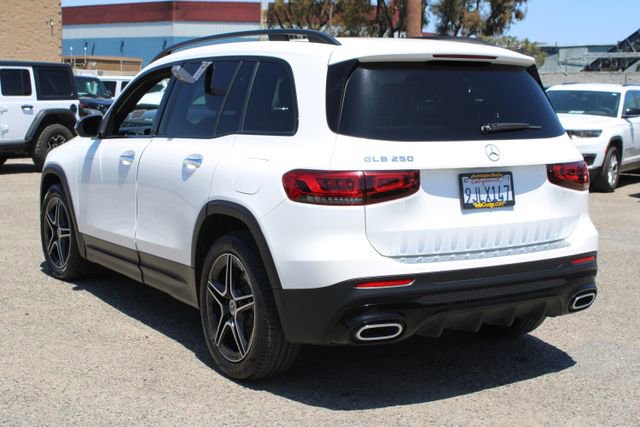 Used 2023 Mercedes-Benz GLB 250 image 3