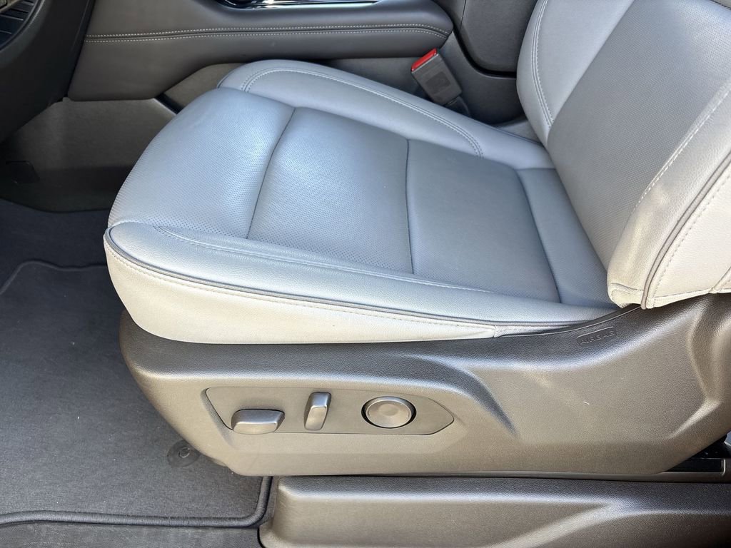 Used 2025 GMC Yukon Elevation image 19