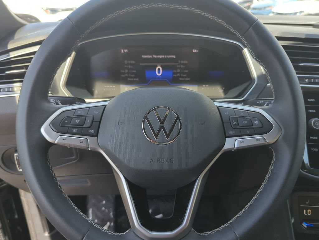 Used 2024 Volkswagen Tiguan SE FWD image 30