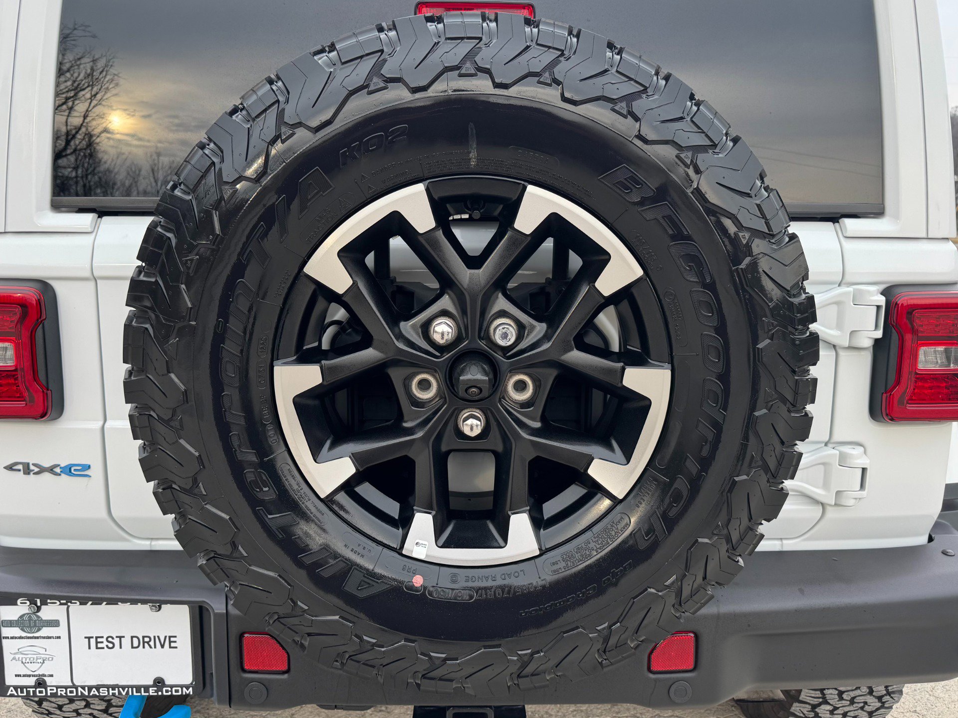 Used 2025 Jeep Wrangler Unlimited Rubicon 4xe image 9