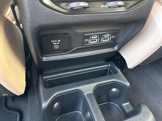 Used 2025 Jeep Grand Cherokee L Limited w/ Black Appearance Package AWD/4WD image 15