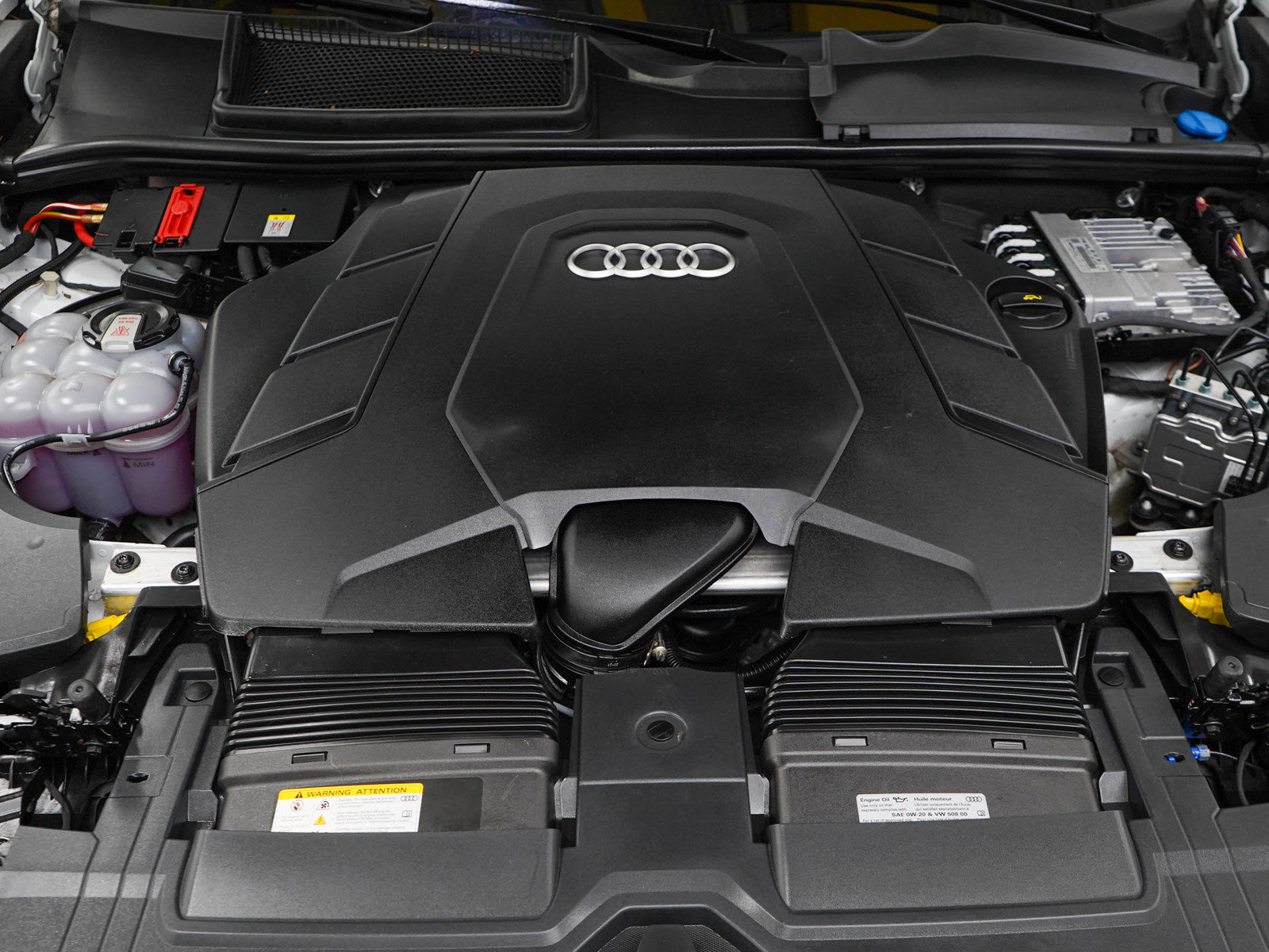 Used 2022 Audi Q8 Premium Plus w/ Premium Plus Package AWD/4WD image 33