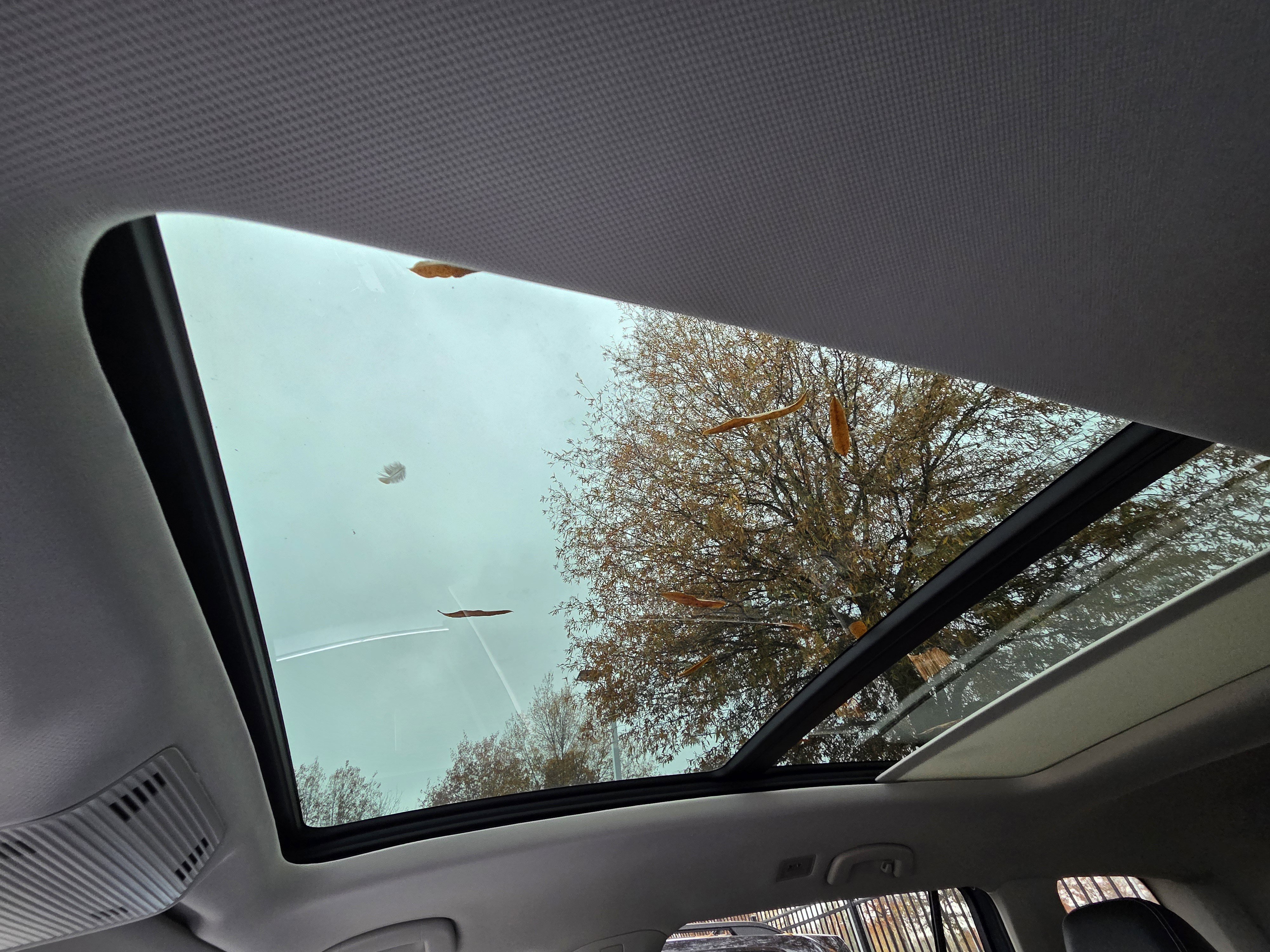 New 2026 Volkswagen Atlas SE image 10