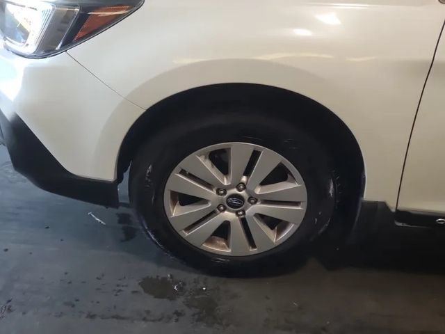 Used 2019 Subaru Outback 2.5i Premium w/ Popular Package #2 AWD/4WD image 14