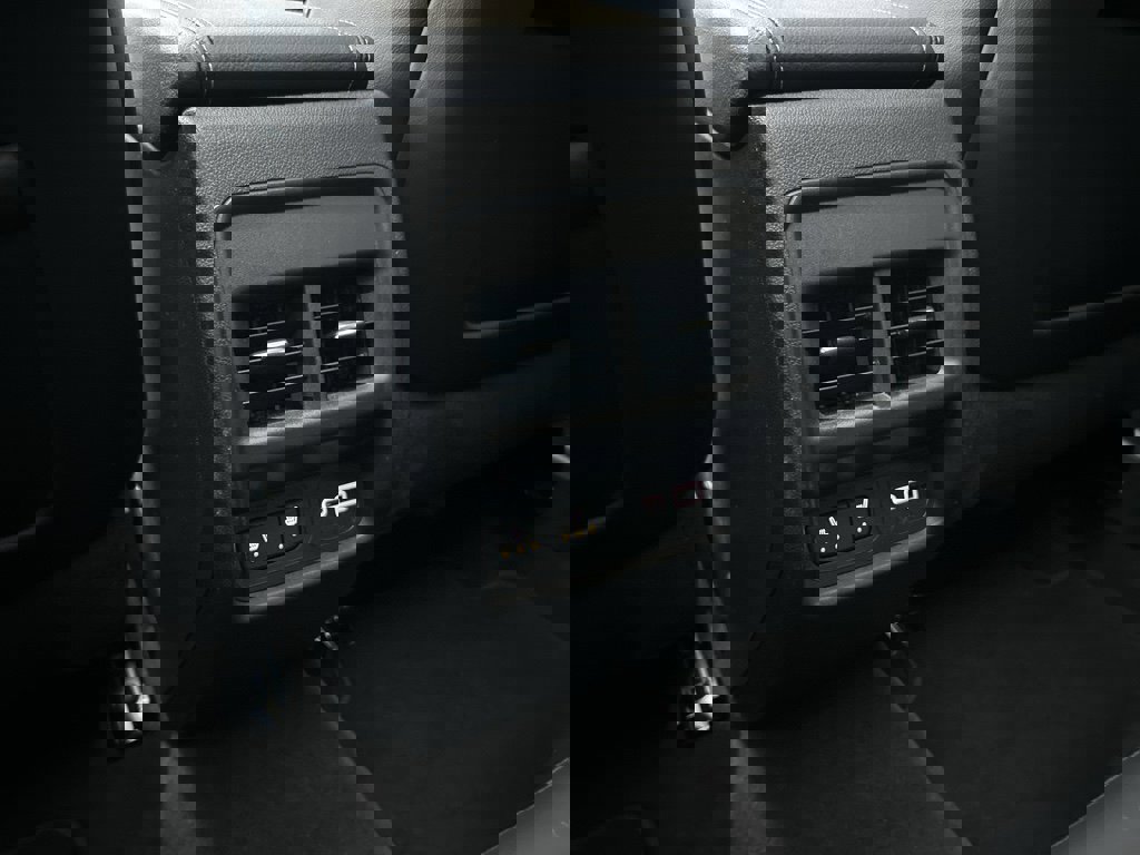 Used 2024 Cadillac XT4 Premium Luxury image 16