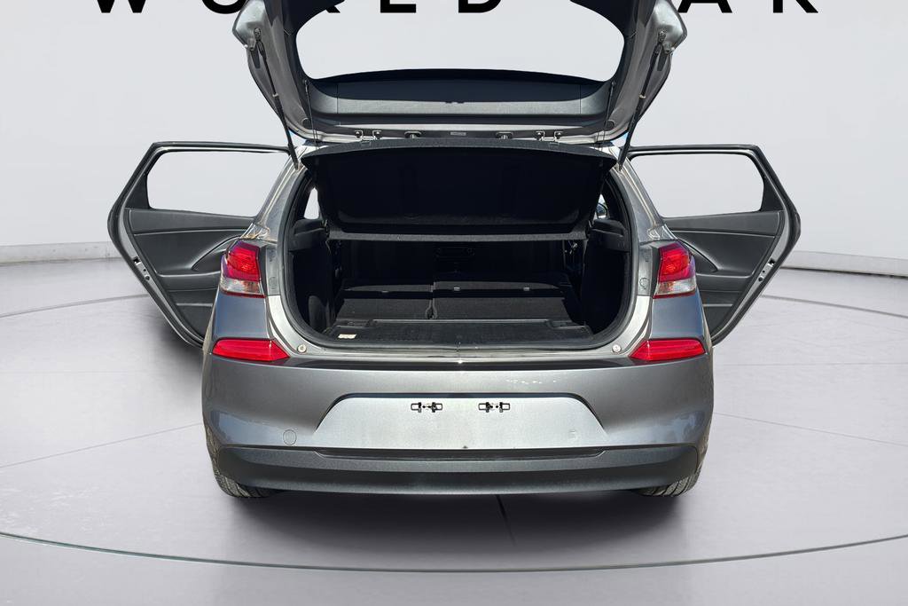 Used 2020 Hyundai Elantra GT image 37