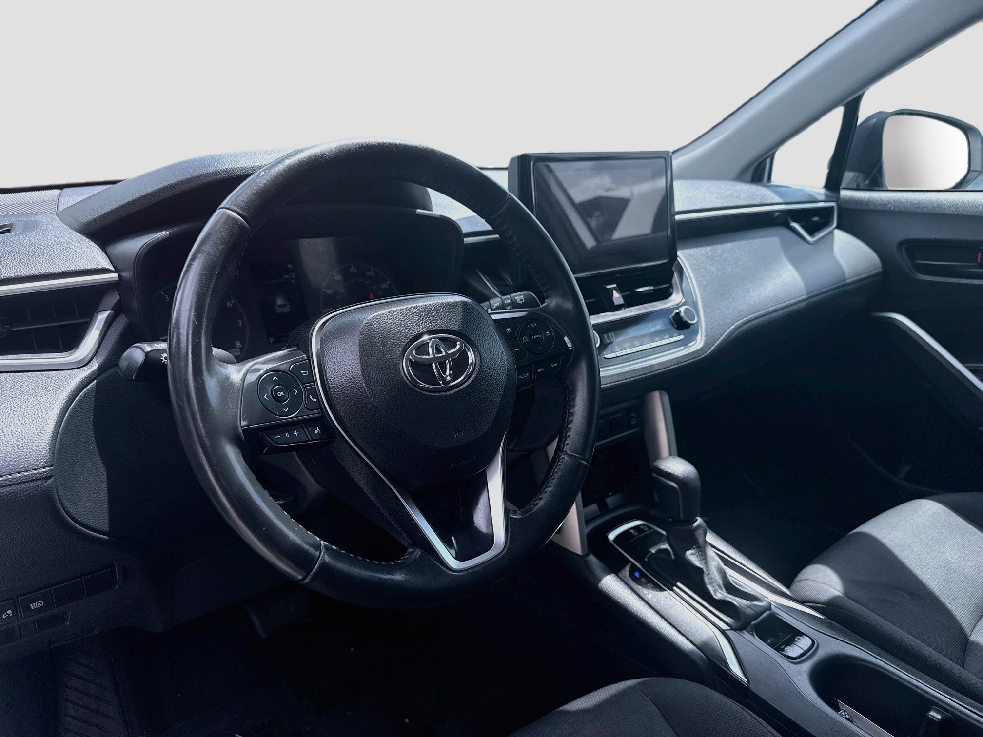Used 2024 Toyota Corolla Cross LE w/ Moonroof Package FWD image 7