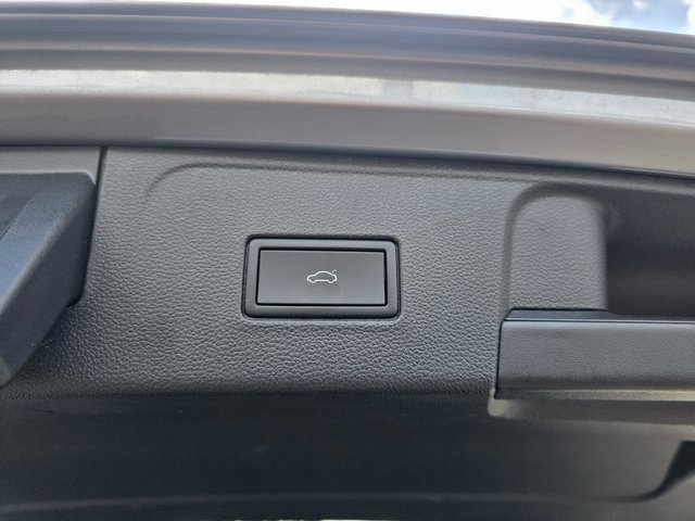 Used 2024 Volkswagen Atlas SE image 13