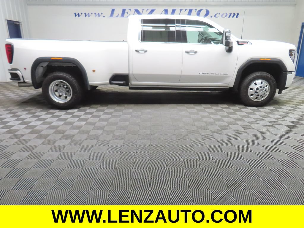 Used 2024 GMC Sierra 3500 Denali w/ Denali Reserve Package AWD/4WD image 2